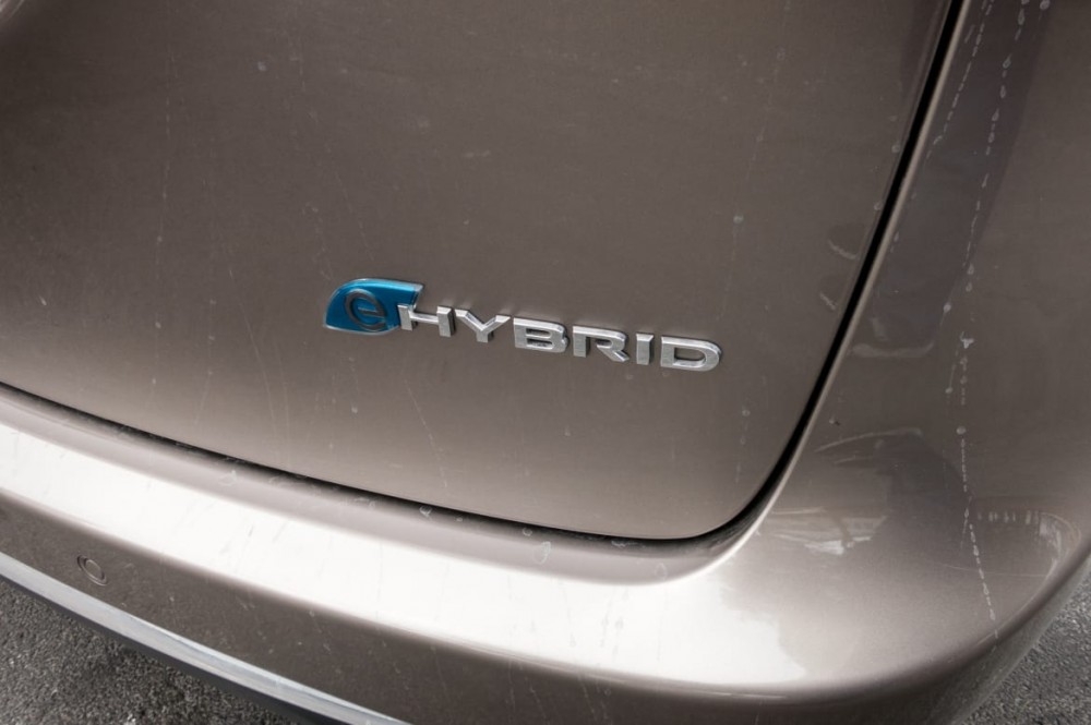 2017 Chrysler Pacifica Hybrid:  AutoAfterWorld