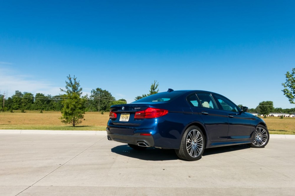 2017 BMW 5 Series Offers 7 Series Tech for Less