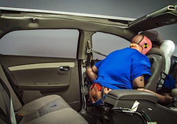 Some Adults Still Don't Wear Their Seat Belts in the Back Seat: Study