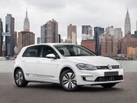 The 2017 Volkswagen e-Golf Finally has a Price