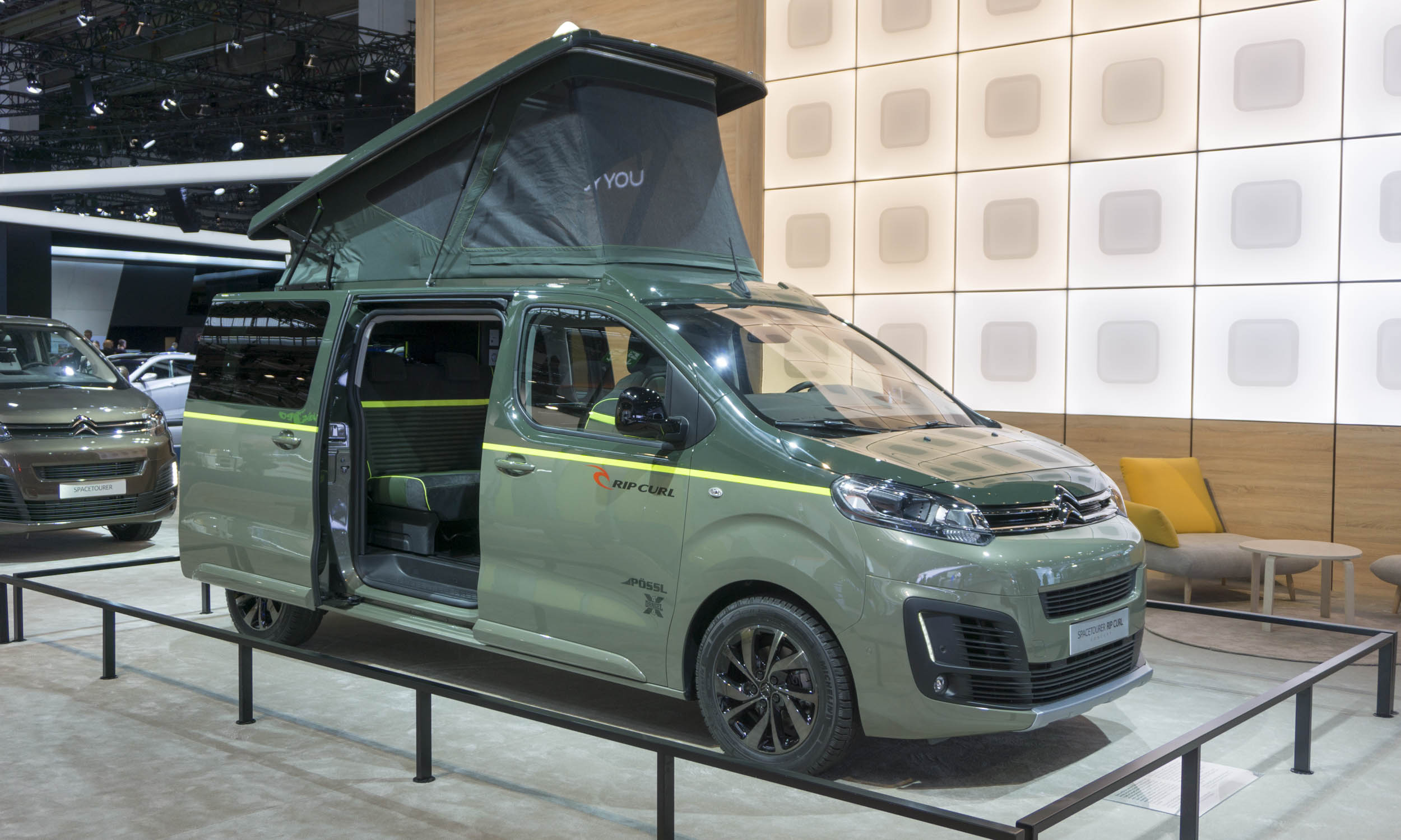 2017 Frankfurt Motor Show: Versatile Vans