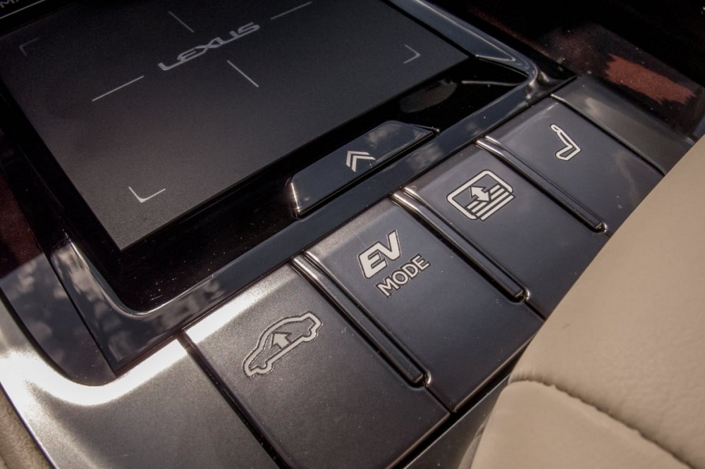 2018 Lexus LS 500 and 500h:  AutoAfterWorld