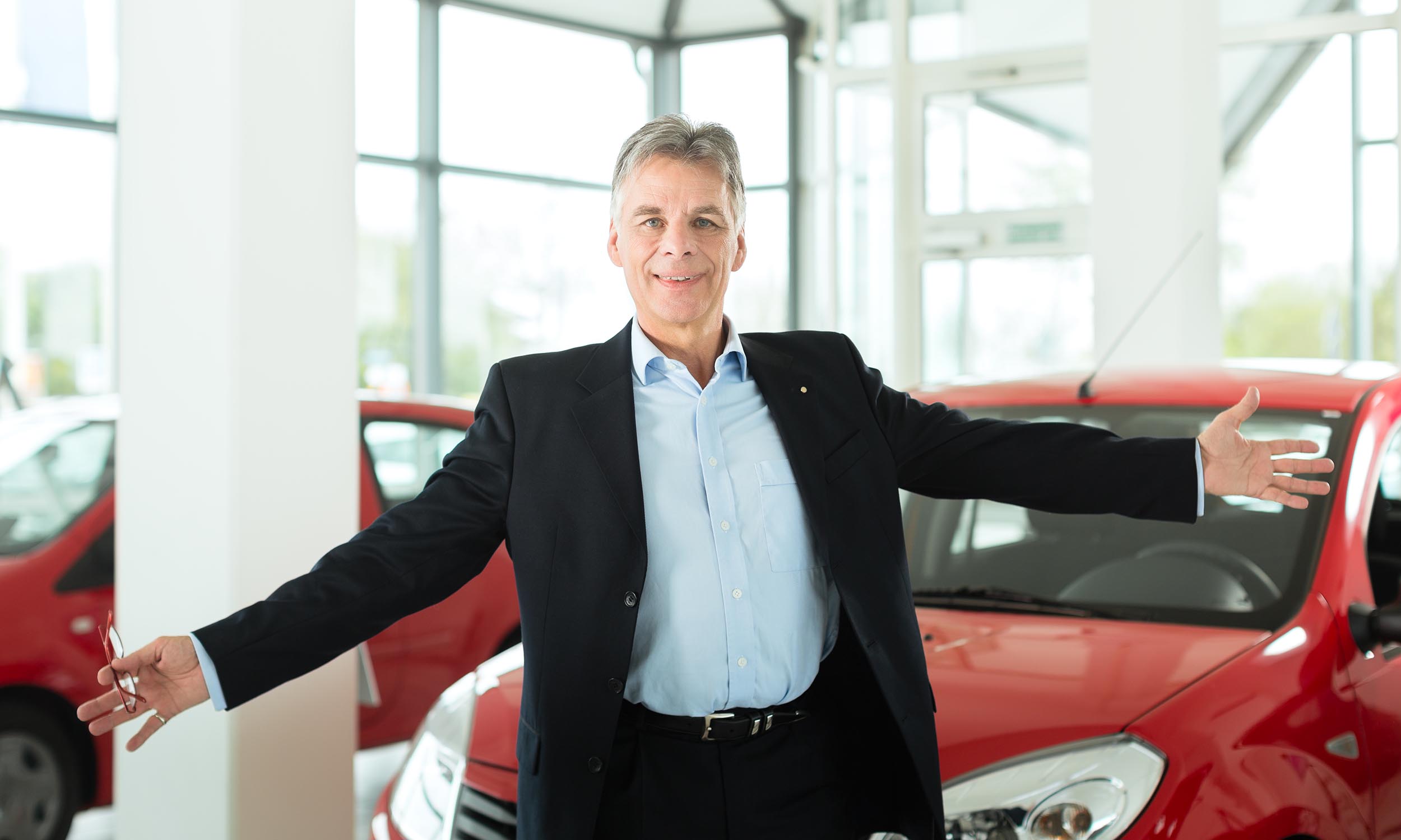 10 Things You Should Never Say to a Car Dealer