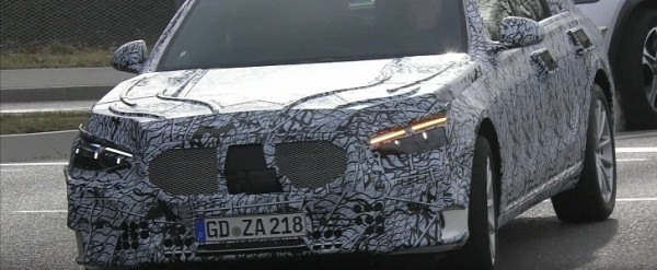 2020 Mercedes S-Class Shows &quot;Slanted Eyes&quot; for the First Time