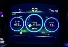 Toyota Corolla 2.0 Hybrid Wagon Hits 100 KM/H in 8.1 Seconds