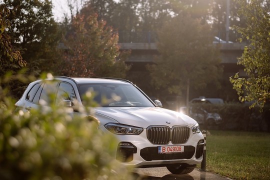 Nine Ways in Which The 2019 BMW X5 (G05) Demolishes The BMW X5 (F15)