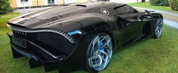 Bugatti La Voiture Noire Spotted at Villa d&#039;Este As World&#039;s Most Expensive Car