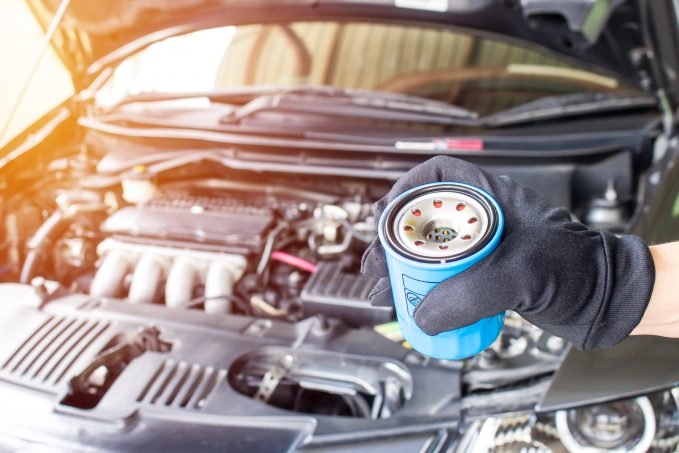 How to Change Your Car&#8217;s Engine Oil: a Breakdown