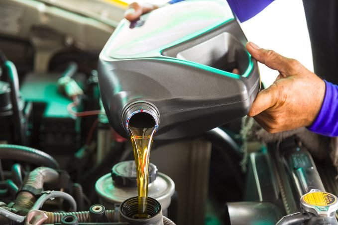 How to Change Your Car&#8217;s Engine Oil: a Breakdown