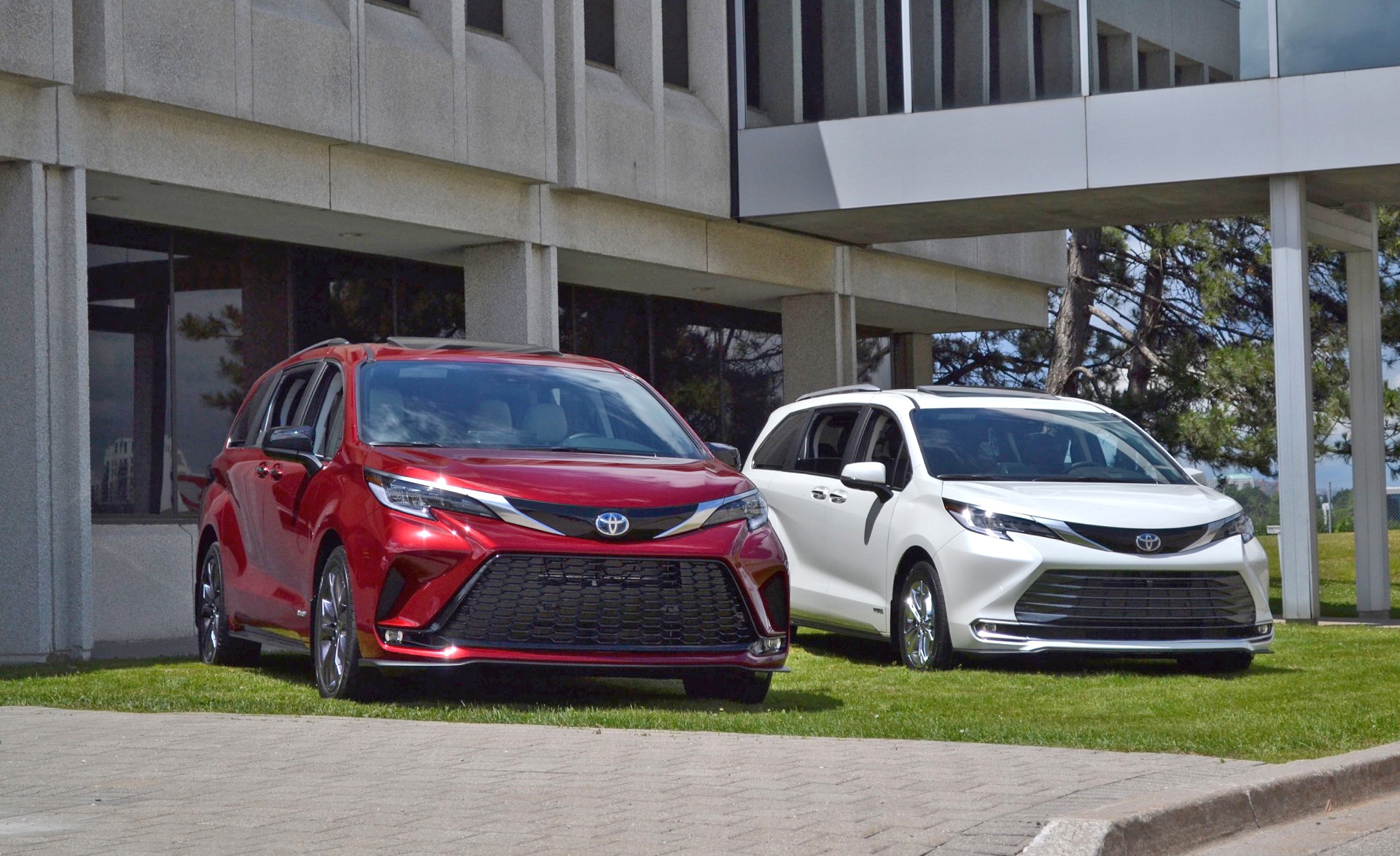 2021 hybrid minivan