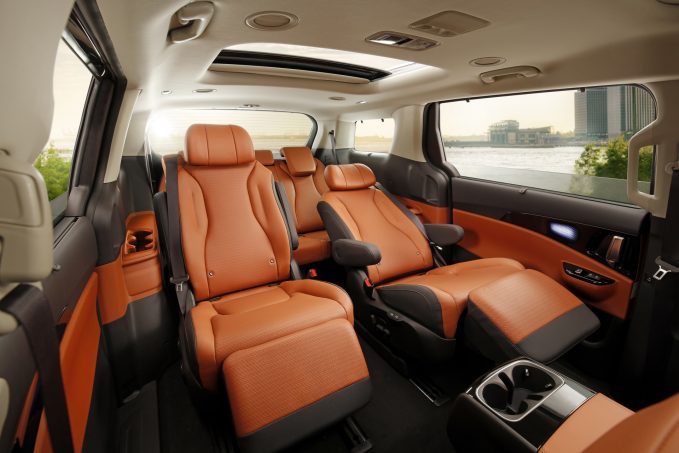 2022 Kia Sedona Shows Off Reclining &#8216;Relaxation&#8217; Seats and Clean New Looks