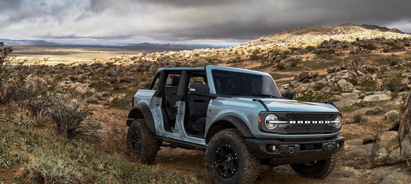 Ford Extends Bronco Sasquatch Package to Manual Transmission