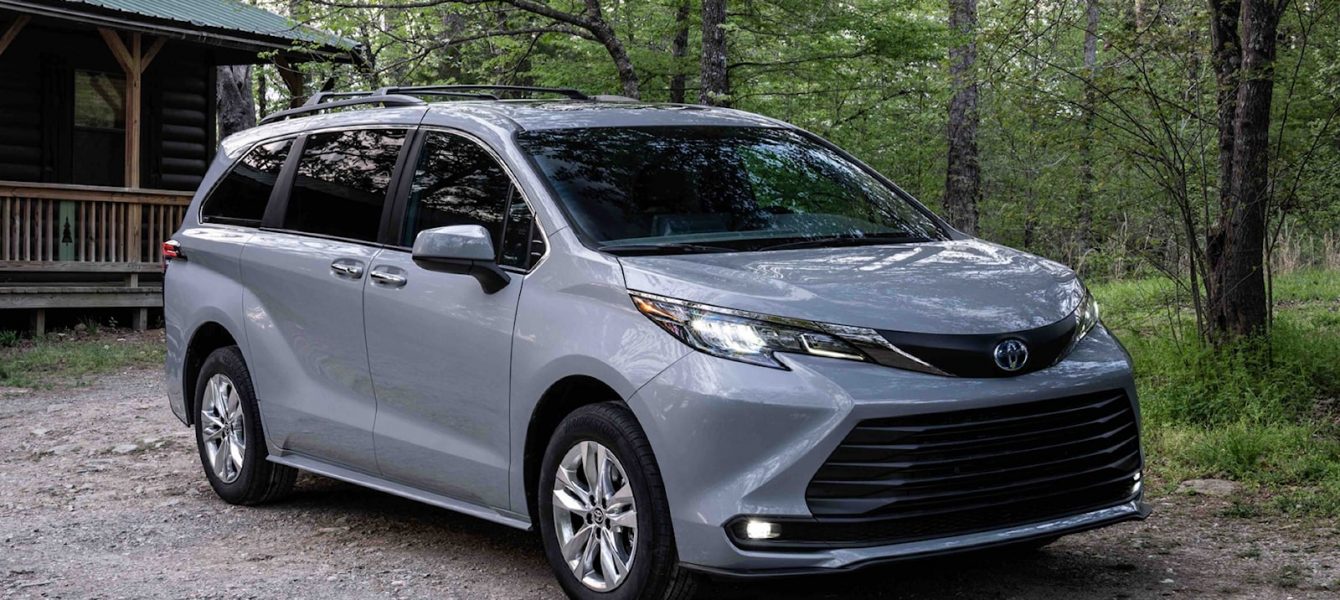 2023 Toyota Sienna Review: Efficiency Over Everything