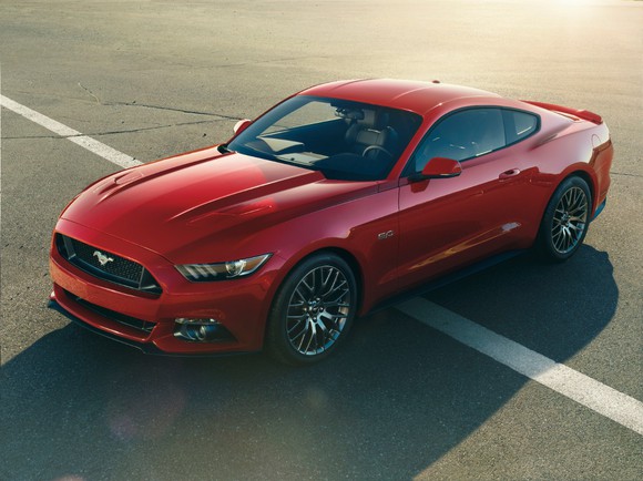 Ford lowers profit guidance after expanding recall