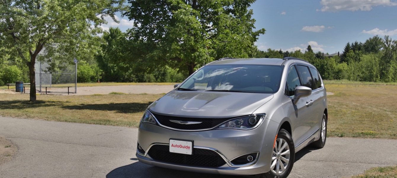 2017 Chrysler Pacifica Review