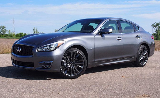 2016 Infiniti Q70 Review
