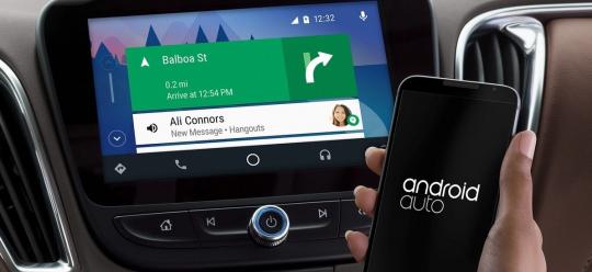 Android Auto and Apple CarPlay - What Do They Do, and Are They for You?