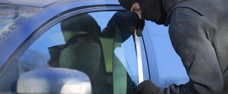 Car theft How to Prevent Your Car From Being Broken Into in Five Easy Steps