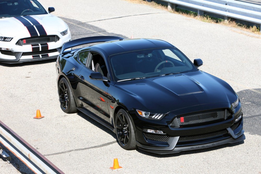 10 Impressive Cars the Chevy Camaro ZL1 Beats Around the Nurburgring
