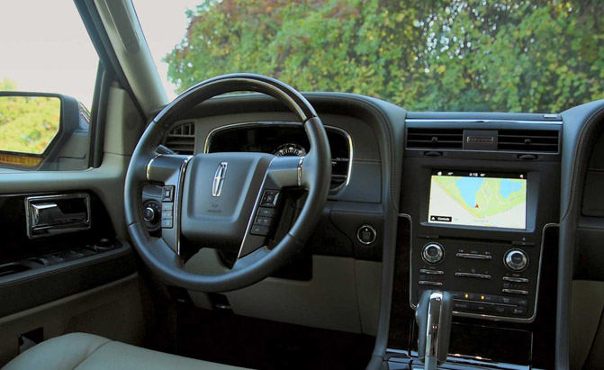 2016 Lincoln Navigator L Review: Curbed with Craig Cole