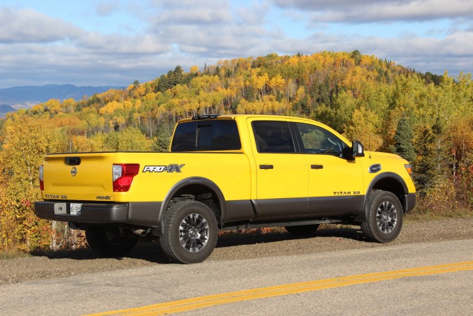 2017 Nissan Titan vs Titan XD Review