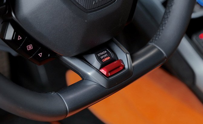 2015 Lamborghini Huracan Video Review