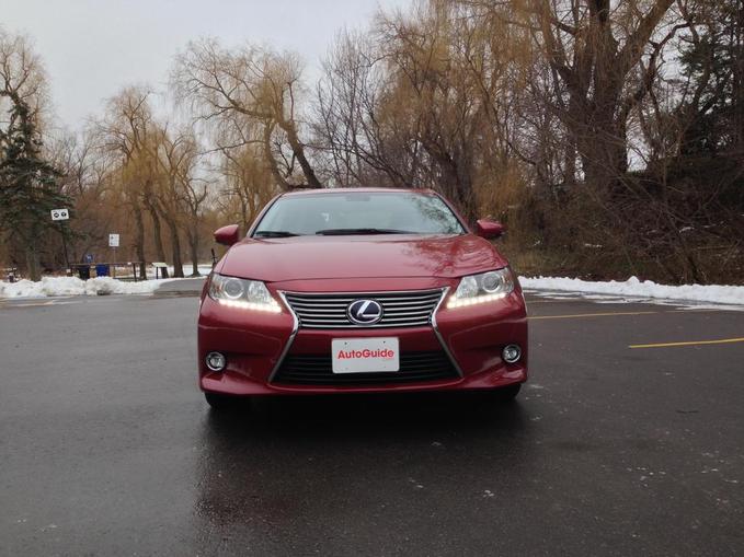 2015 Lexus ES300h Review