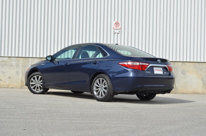 2015 Toyota Camry Hybrid Review