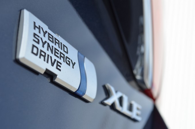 2015 Toyota Camry Hybrid Review