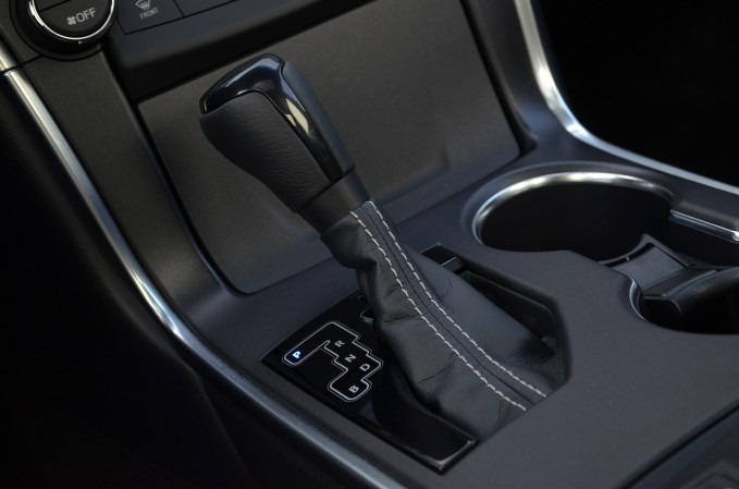 2015 Toyota Camry Hybrid Review