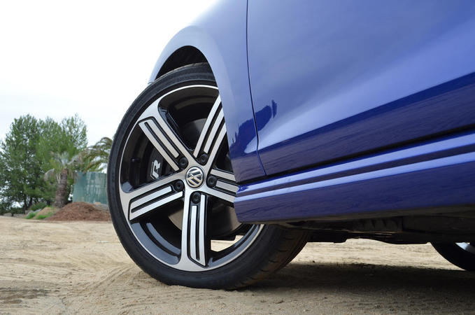 2015 Volkswagen Golf R Review