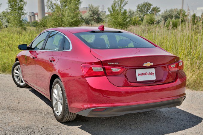 2016 Chevrolet Malibu vs Nissan Altima
