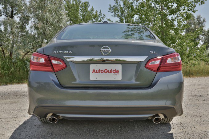 2016 Chevrolet Malibu vs Nissan Altima