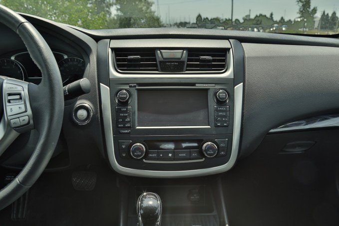 2016 Chevrolet Malibu vs Nissan Altima