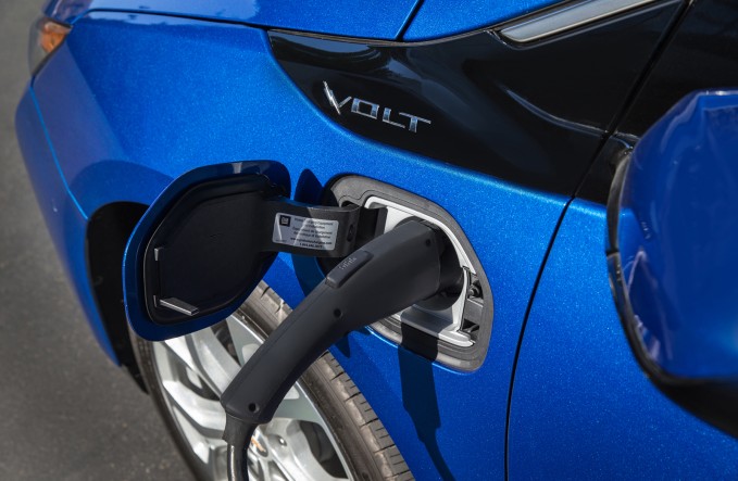 What to Look for When Buying Used Hybrid and Electric Vehicles