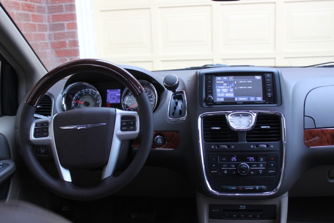 2016 Chrysler Town and Country Review 3 2016 Chrysler Town and Country Review