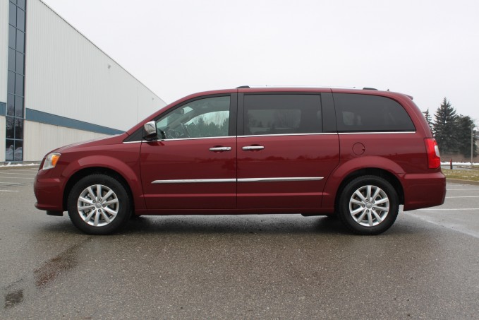 2016 Chrysler Town and Country Review 1 2016 Chrysler Town and Country Review