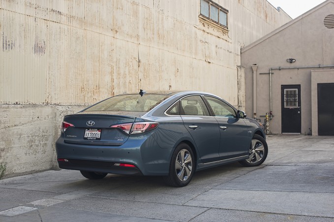 2016 Hyundai Sonata Hybrid Review