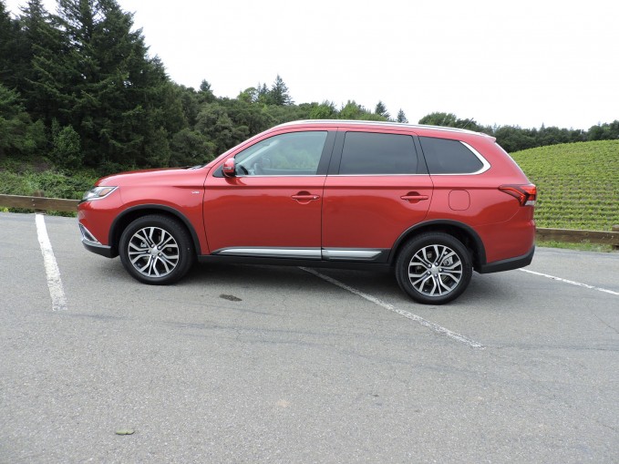 2016 Mitsubishi Outlander Review