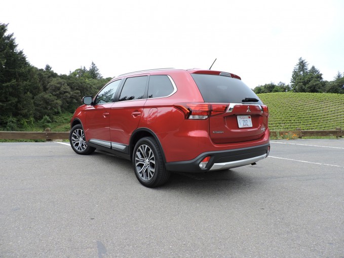 2016 Mitsubishi Outlander Review