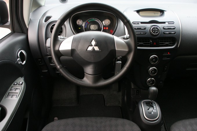 2016 Mitsubishi i-MiEV Review