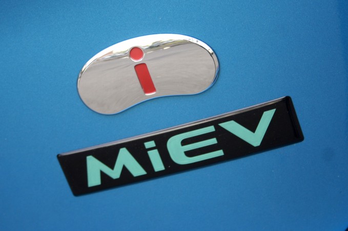 2016 Mitsubishi i-MiEV Review