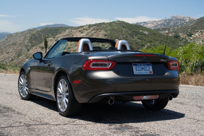 2017 Fiat 124 Spider Review