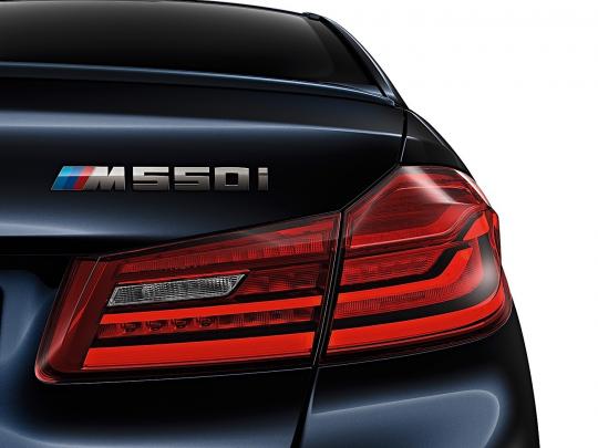 2017 BMW 5 Series (G30) 5 Reasons the 2017 BMW G30 5 Series is Better Than the F10 5 Series