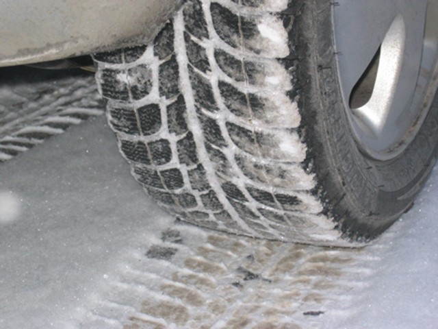 6 Tips for Driving in the Snow and Not Crashing 1 6 Tips for Driving in the Snow and Not Crashing