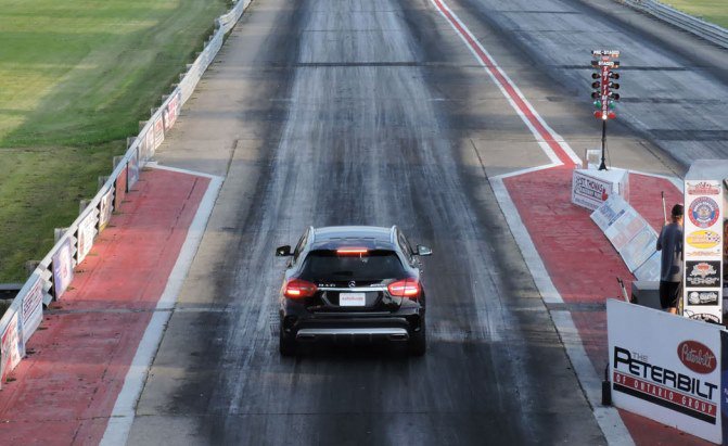 Drag Racing a Mercedes-Benz GLA 45 AMG 2 Drag Racing a Mercedes-Benz GLA 45 AMG