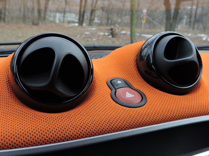 We Took a 2016 Smart Fortwo on a Long-Distance Road Trip in a Snow Storm 2 We Took a 2016 Smart Fortwo on a Long-Distance Road Trip in a Snow Storm