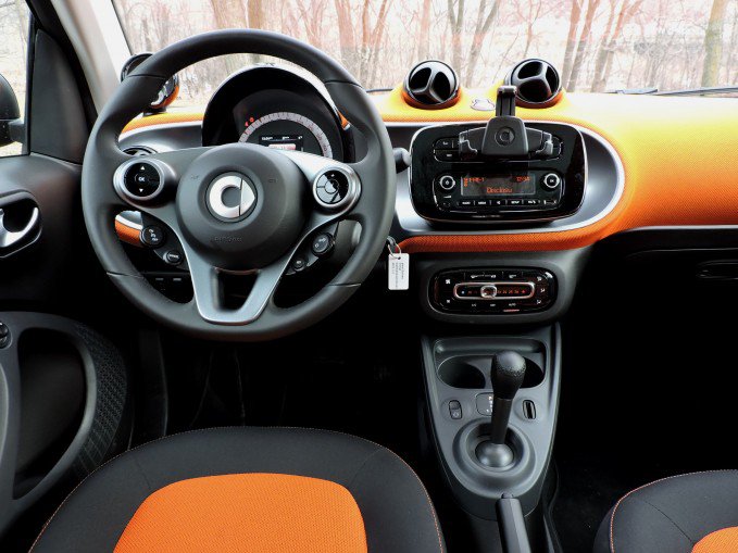 We Took a 2016 Smart Fortwo on a Long-Distance Road Trip in a Snow Storm 6 We Took a 2016 Smart Fortwo on a Long-Distance Road Trip in a Snow Storm
