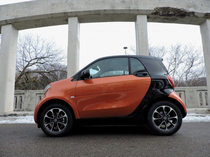 We Took a 2016 Smart Fortwo on a Long-Distance Road Trip in a Snow Storm 1 We Took a 2016 Smart Fortwo on a Long-Distance Road Trip in a Snow Storm
