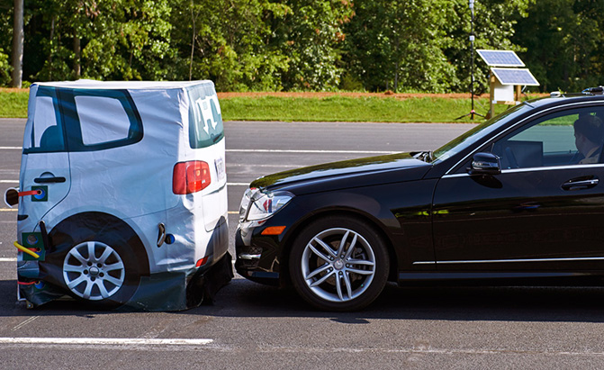 Why Your Next Car Should Have Forward Collision Warning
